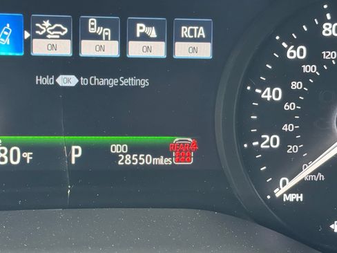 Used 2025 Toyota Sienna XLE FWD image 9