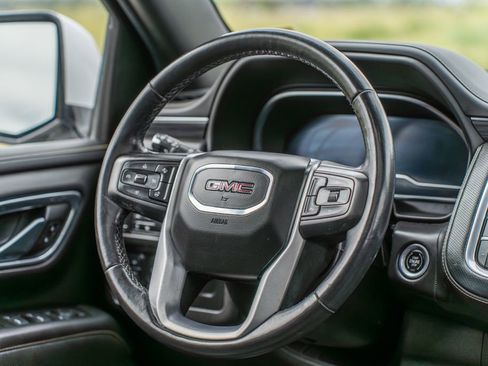Used 2022 GMC Yukon XL SLT w/ SLT Premium Package AWD/4WD image 18