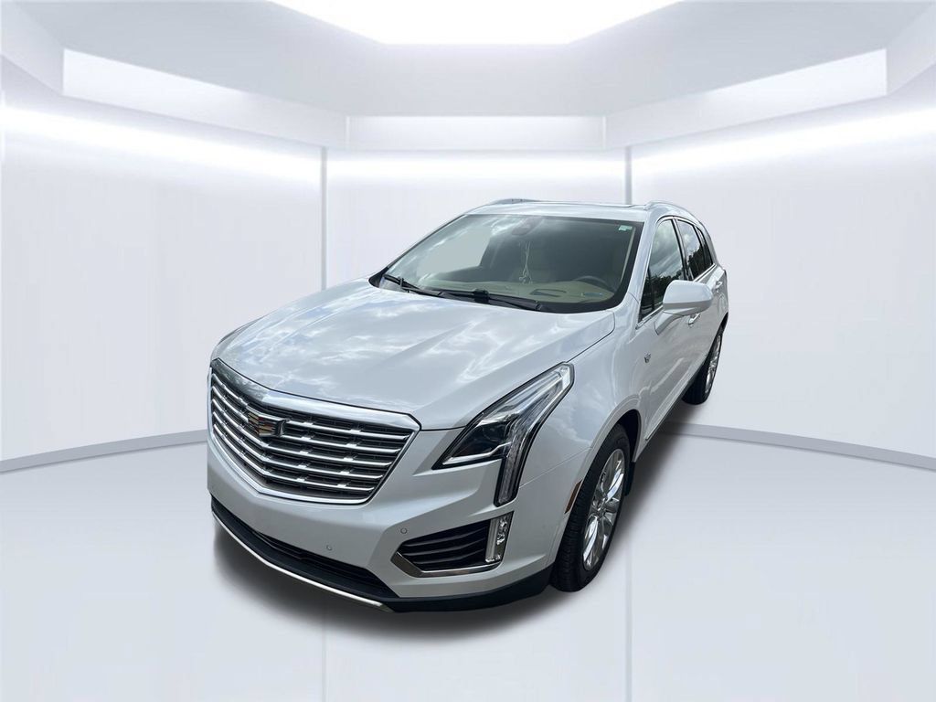 Used 2017 Cadillac XT5 Platinum AWD/4WD image 2