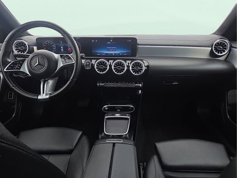 Used 2025 Mercedes-Benz CLA 250 image 12