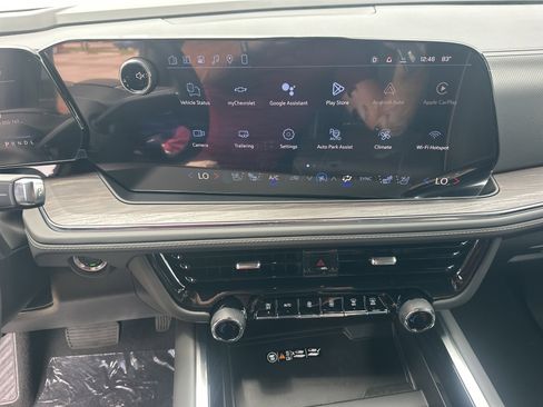 New 2026 Chevrolet Suburban Premier AWD/4WD image 19