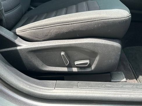 Used 2017 Ford Fusion SE w/ Fusion SE Technology Package FWD image 17