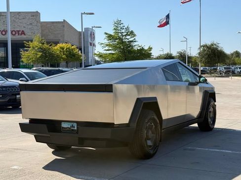 Used 2026 Tesla Cybertruck AWD Crew Cab image 4