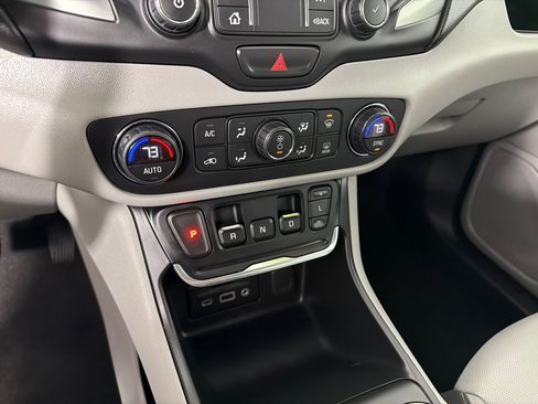 Used 2019 GMC Terrain SLT w/ Preferred Package AWD/4WD image 16