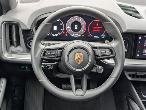 Certified 2025 Porsche Cayenne image 18