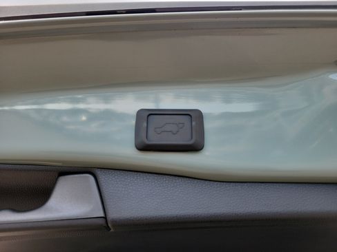 Used 2021 Toyota RAV4 XLE Premium FWD image 12