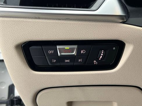 Used 2019 BMW 330i xDrive Sedan w/ Convenience Package image 20