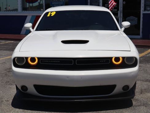 Used 2019 Dodge Challenger GT RWD image 9