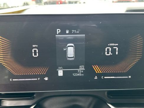 Used 2026 Kia Carnival EX FWD image 25