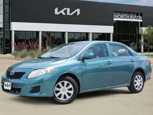 Used 2010 Toyota Corolla LE FWD image 1