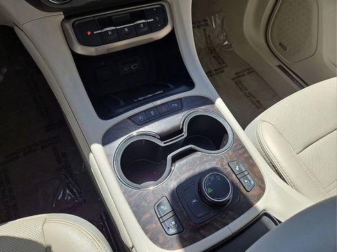 Used 2020 GMC Acadia Denali image 29