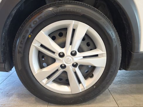 Used 2022 Nissan Kicks S FWD image 13