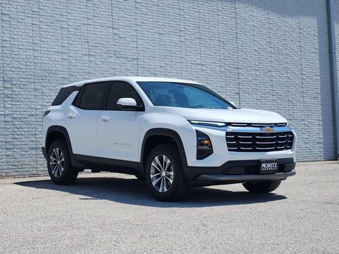New 2026 Chevrolet Equinox LT FWD image 2