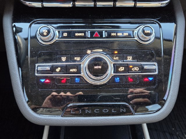 Used 2022 Lincoln Corsair FWD w/ Premium Package image 22
