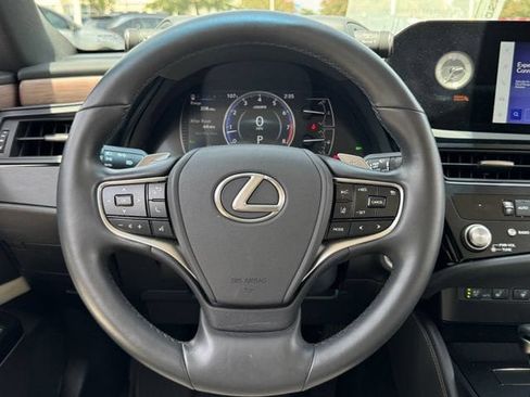 Used 2025 Lexus ES 350 w/ Premium Package FWD image 11