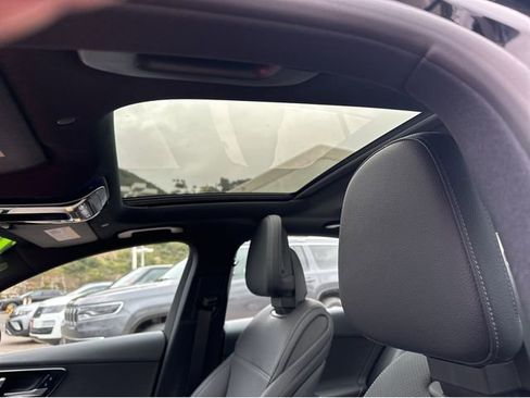 Used 2022 Mercedes-Benz C 300 Sedan image 23