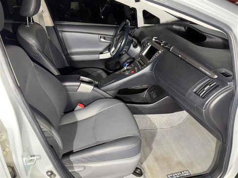 Used 2012 Toyota Prius Plug-In Hybrid image 15