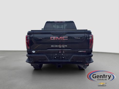 Used 2025 GMC Sierra 2500 AT4 w/ AT4 Premium Plus Package AWD/4WD image 5