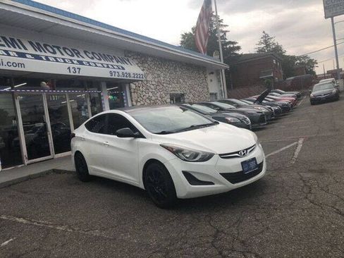 Used 2014 Hyundai Elantra SE FWD image 3