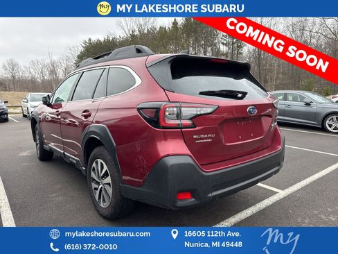 Used 2025 Subaru Outback Premium image 4