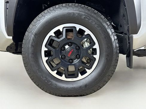 Used 2024 Toyota Tacoma TRD Off-Road image 21