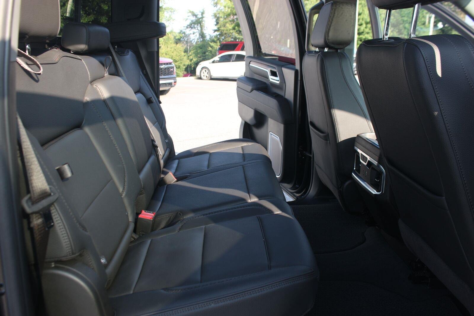 Used 2025 GMC Sierra 2500 Denali w/ Denali Reserve Package AWD/4WD image 35