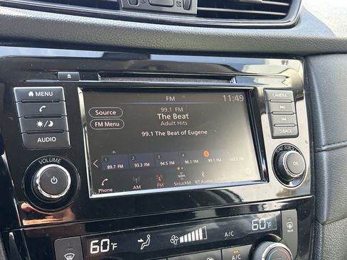 Used 2019 Nissan Rogue SV FWD image 17
