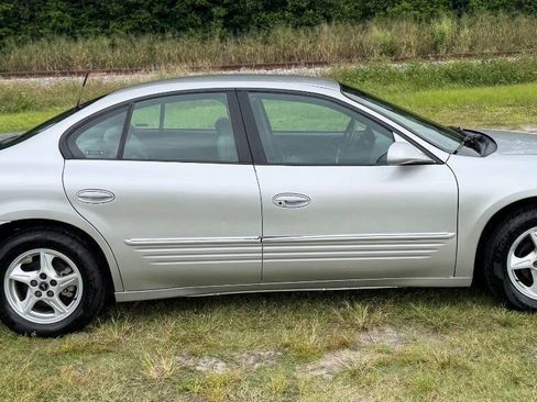 Used 2001 Pontiac Bonneville SE w/ 1SC Opt Pkg image 6