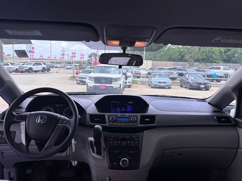 Used 2013 Honda Odyssey EX image 16