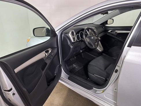 Used 2009 Toyota Matrix S AWD/4WD image 2