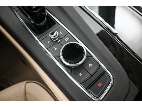 Used 2024 Cadillac Escalade Premium Luxury AWD/4WD image 53