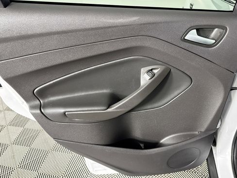 Used 2018 Ford Escape SE w/ Ford Safe & Smart Package image 24