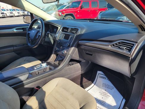 Used 2017 Ford Fusion S image 21