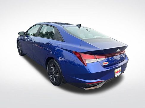 Certified 2023 Hyundai Elantra SEL FWD image 3