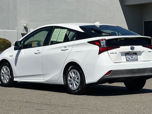 Used 2022 Toyota Prius LE FWD image 7
