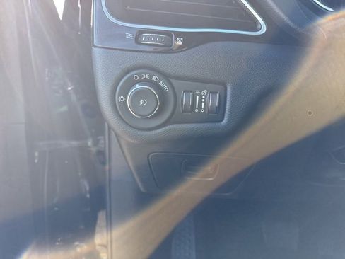 Used 2020 Jeep Cherokee Latitude Plus image 26