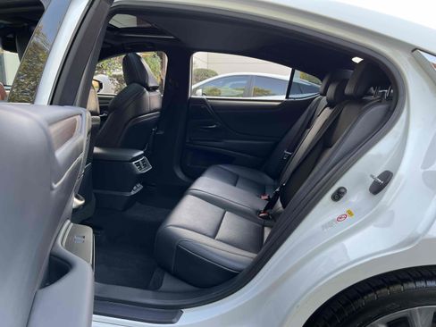 Used 2019 Lexus ES 350 F Sport w/ Accessory Package 2 image 31