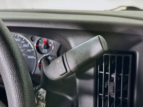 Used 2021 Chevrolet Express 2500 image 17