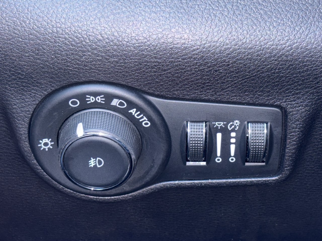 Used 2024 Jeep Compass Trailhawk AWD/4WD image 22