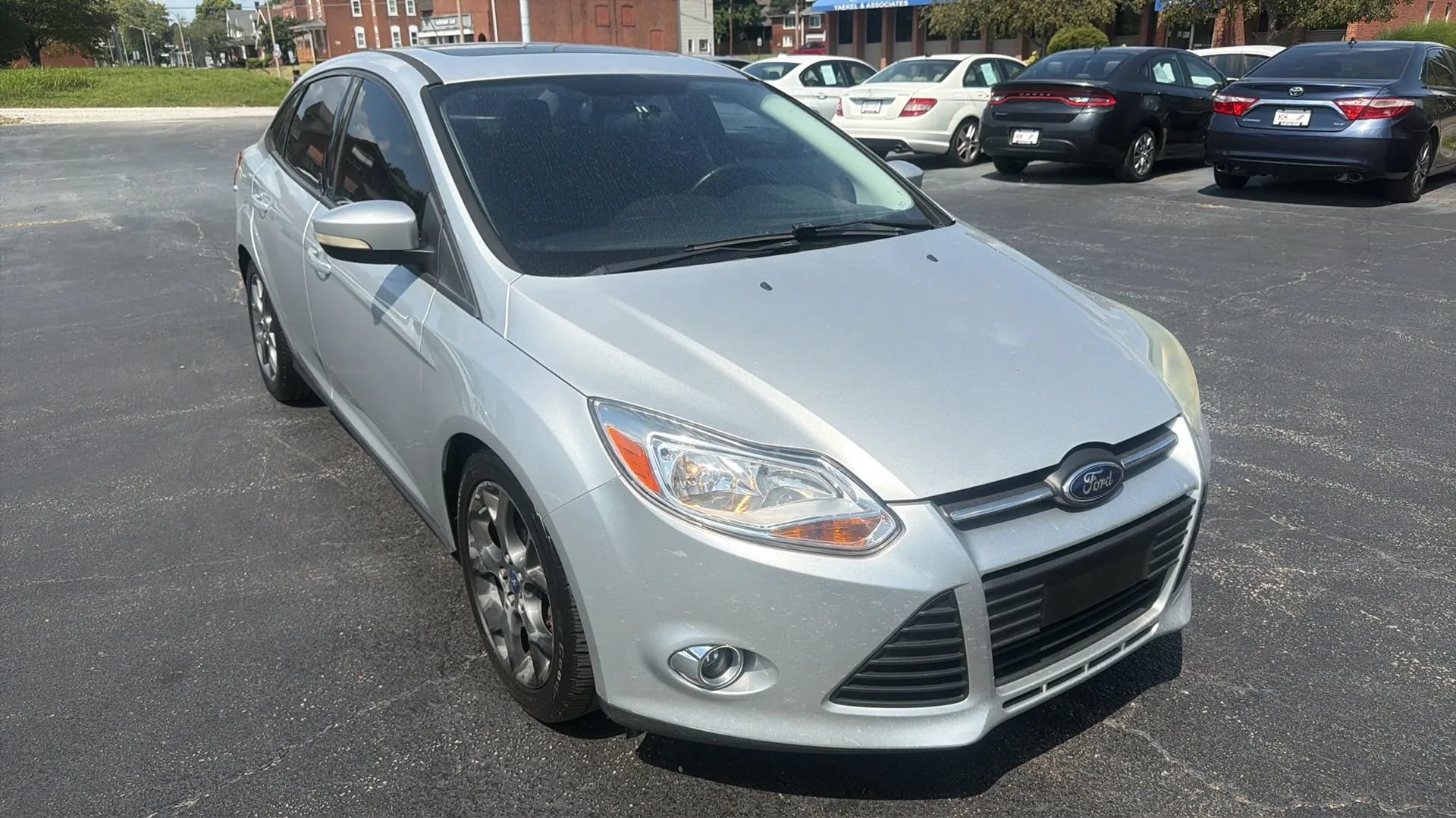 Used 2014 Ford Focus SE w/ Equipment Group 201A FWD image 3