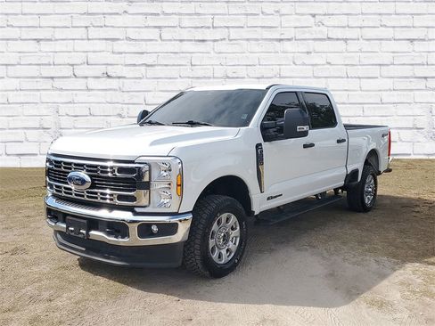 Used 2024 Ford F350 XLT image 4
