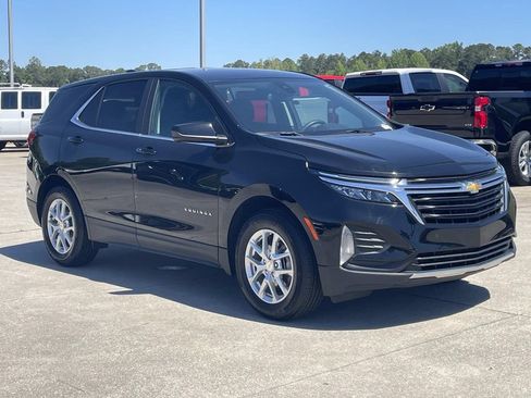 Used 2024 Chevrolet Equinox LT w/ LPO, Floor Liner Package FWD image 5