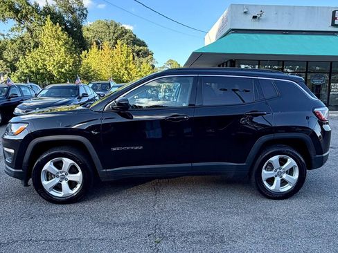 Used 2018 Jeep Compass Latitude w/ Popular Equipment Group AWD/4WD image 19