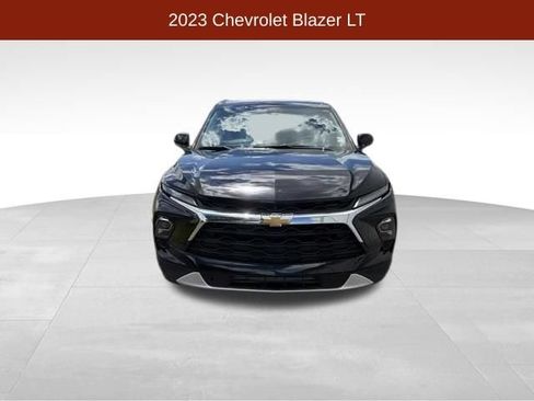 Used 2023 Chevrolet Blazer LT w/ Convenience Package FWD image 2
