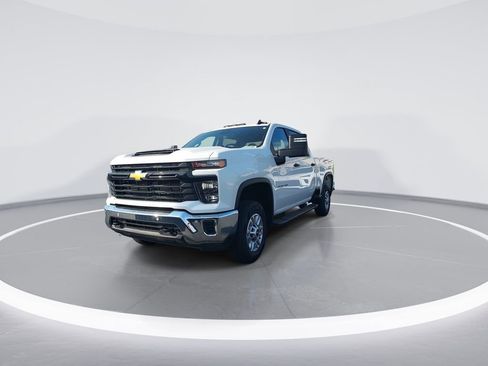 Used 2025 Chevrolet Silverado 2500 W/T AWD/4WD image 4