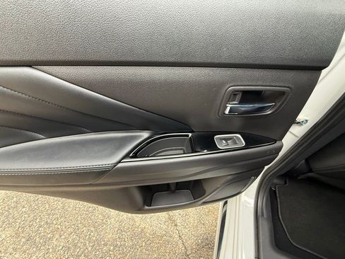 Used 2020 Mitsubishi Outlander GT image 16