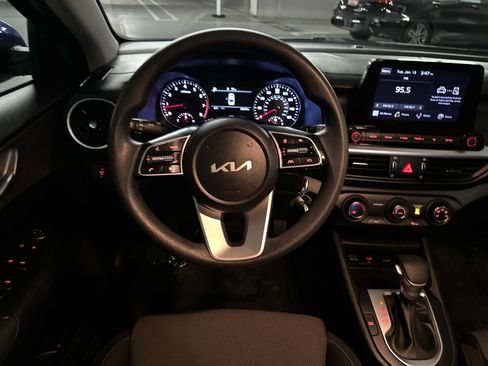 Used 2023 Kia Forte LXS w/ LXS Technology Package image 13