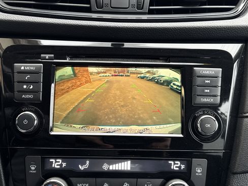 Used 2018 Nissan Rogue SV image 22