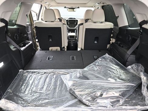 New 2026 Subaru Ascent Limited image 19