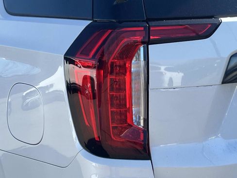 Used 2024 GMC Yukon Denali Ultimate image 9